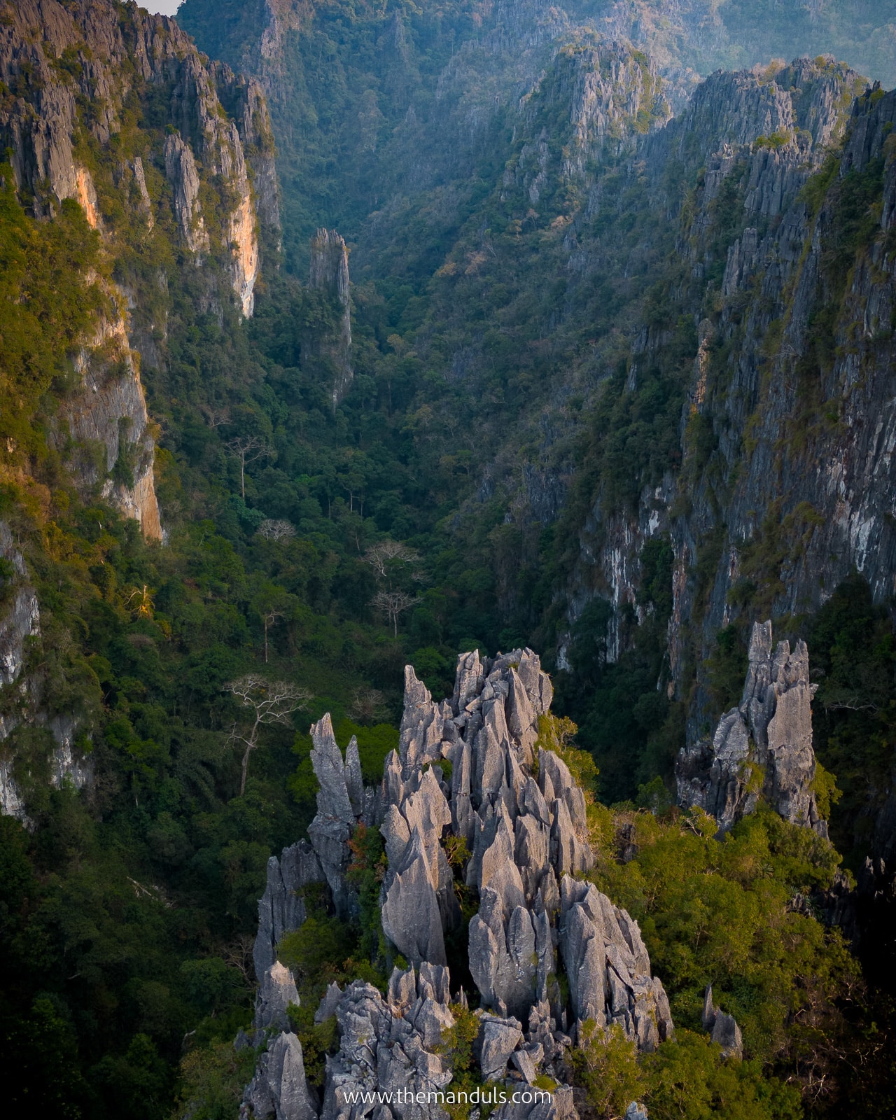 Vang Vieng limestone cliffs