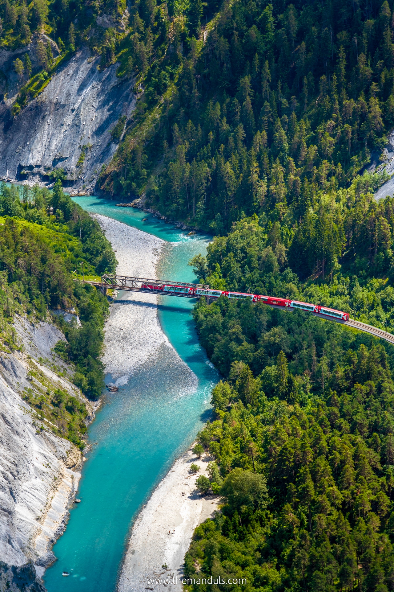 Traveling Switzerland by train - Swiss Grand Canyon Il Spir 2