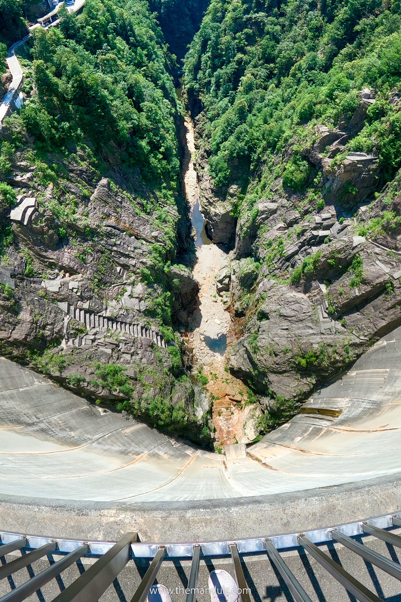 Lavertezzo Valle Verzasca Dam Bungee Jump 007 Switzerland