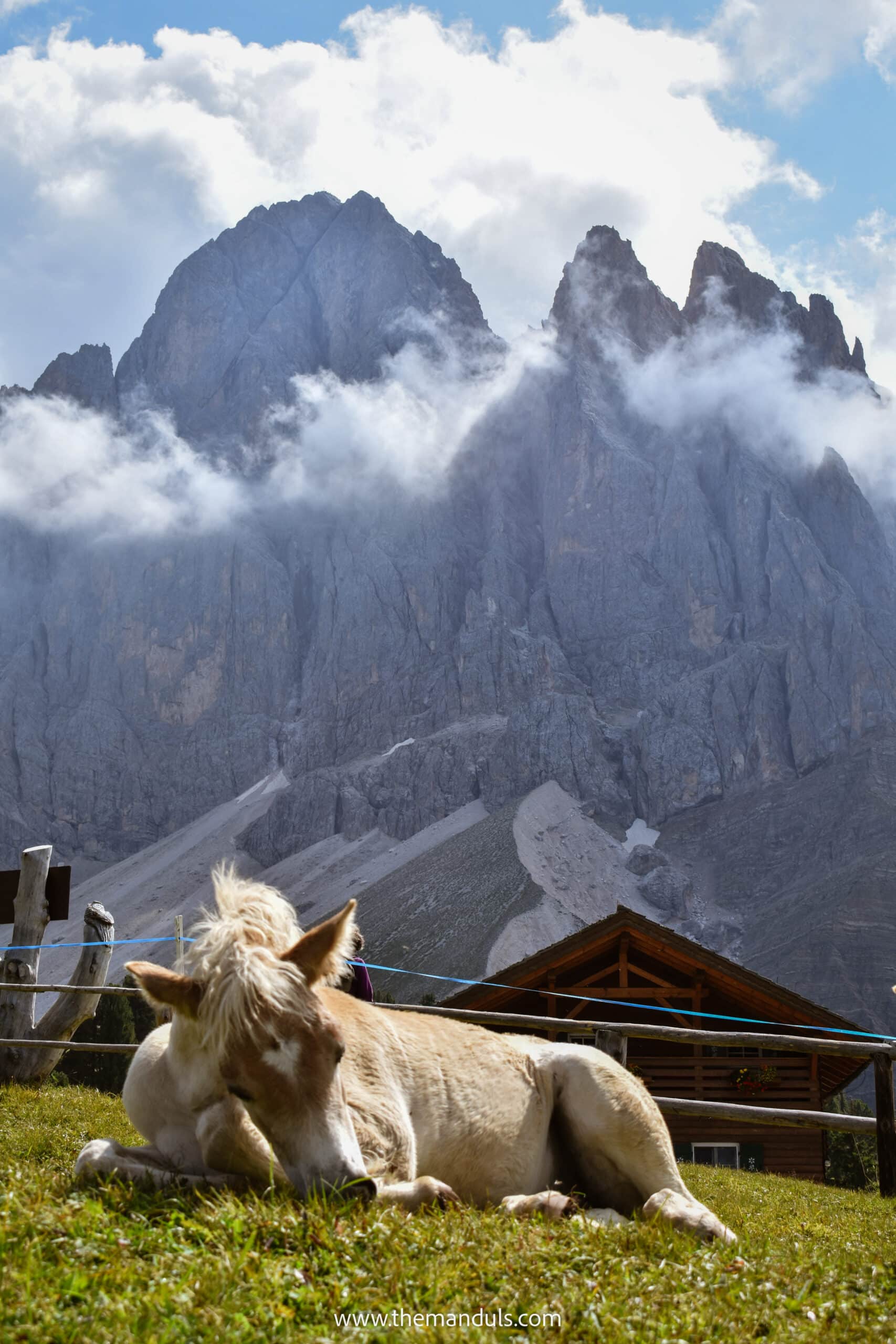 Rifugio delle Odle Adolf Munkel Weg Geisler Alm Italian Dolomites Val di Funes