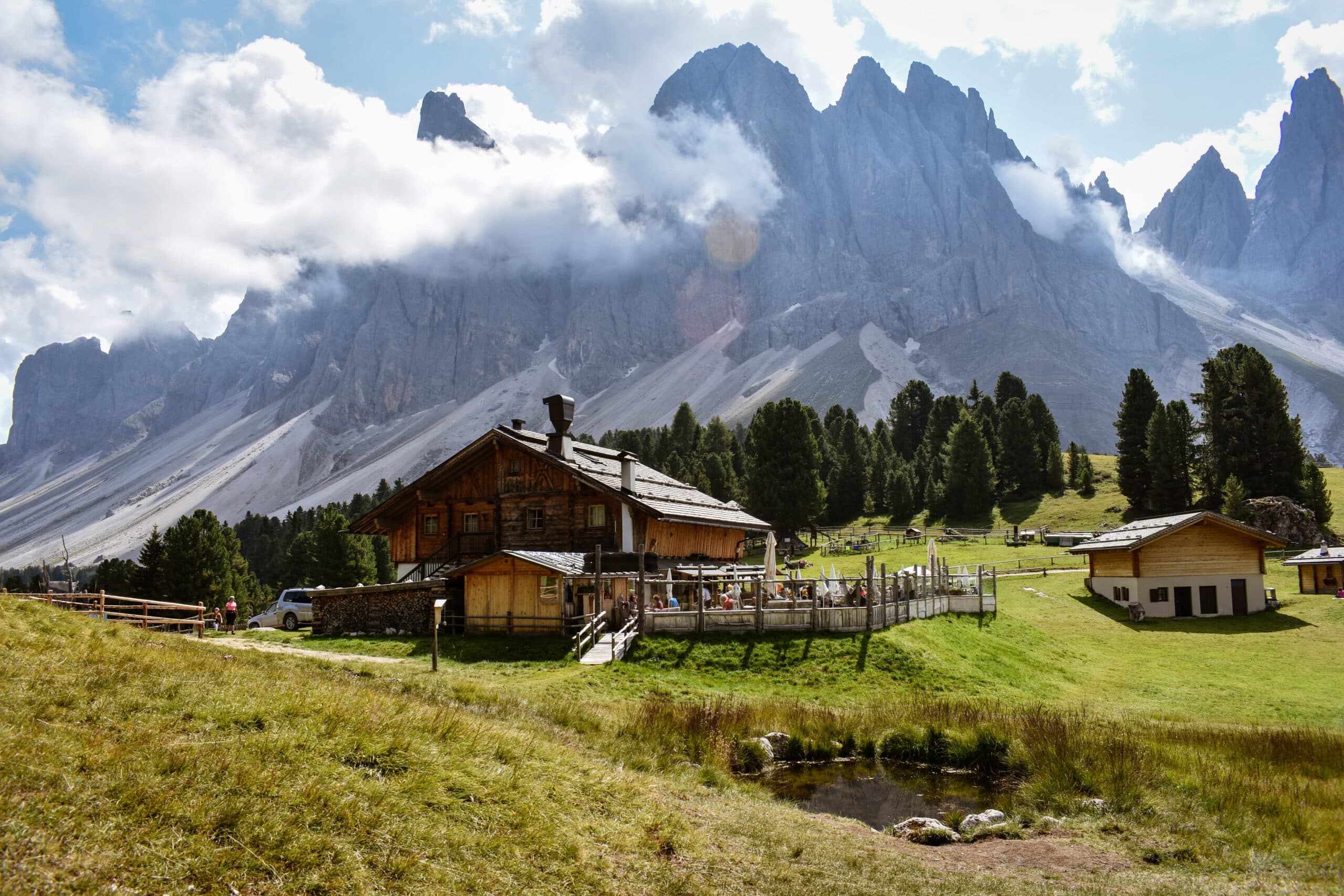 Rifugio delle Odle Adolf Munkel Weg Geisler Alm Italian Dolomites Val di Funes