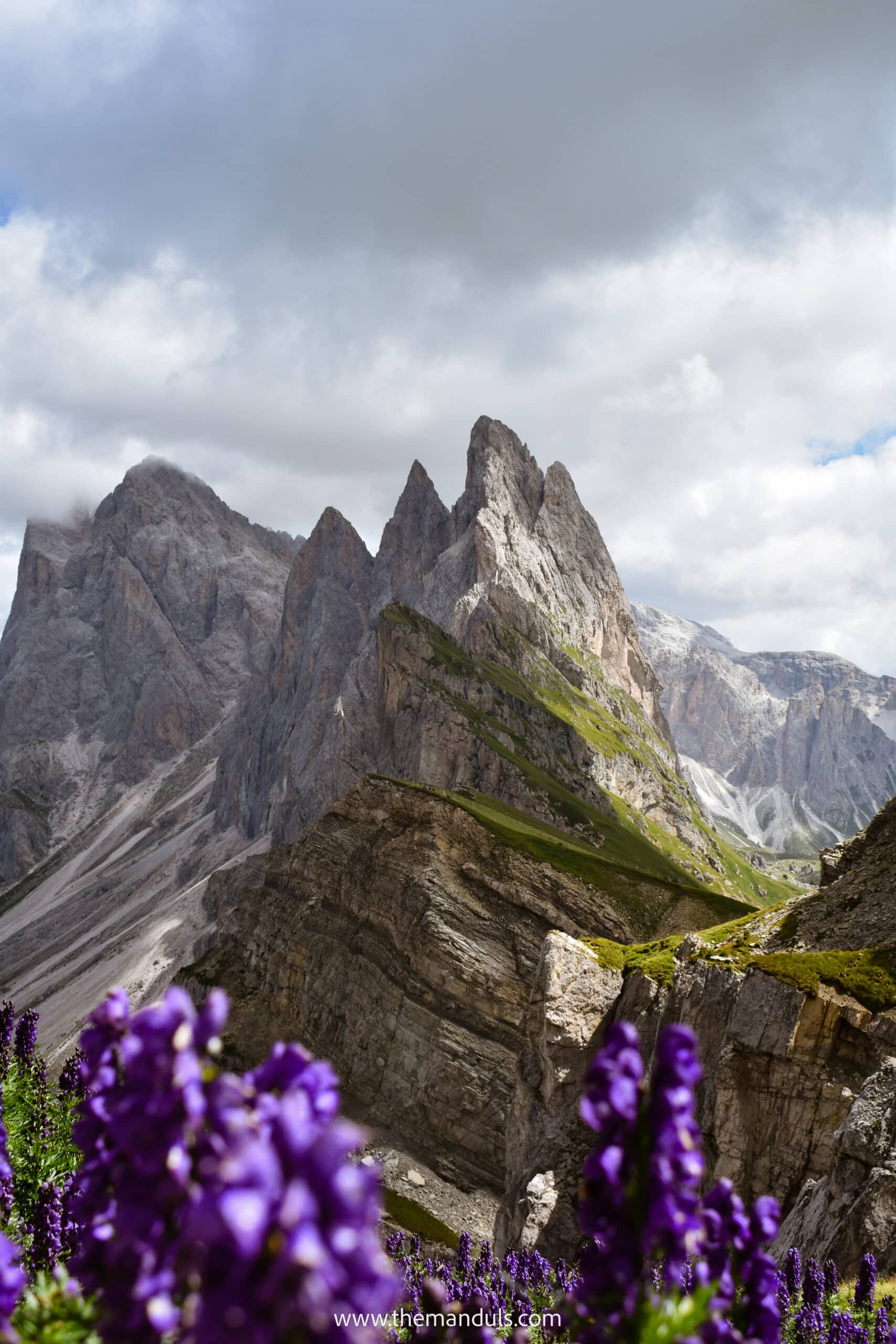 Seceda Ridgeline Italy Dolomites Seceda hike Col Raiser cable car Val Gardena