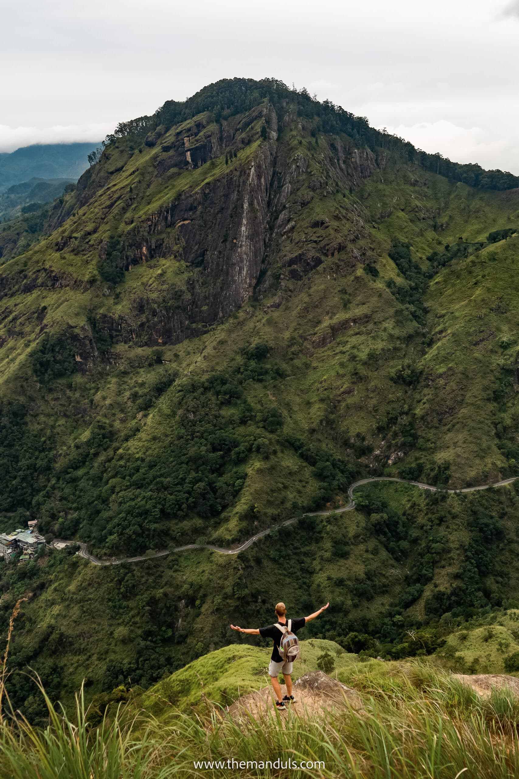 Little Adam's Peak hike in Ella viewpoint