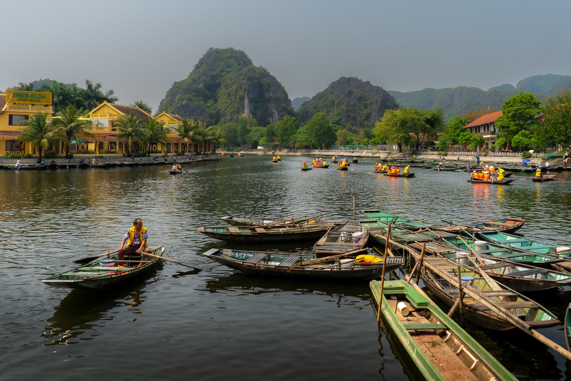 Things to do in Ninh Binh Vietnam Tam Coc boat tour