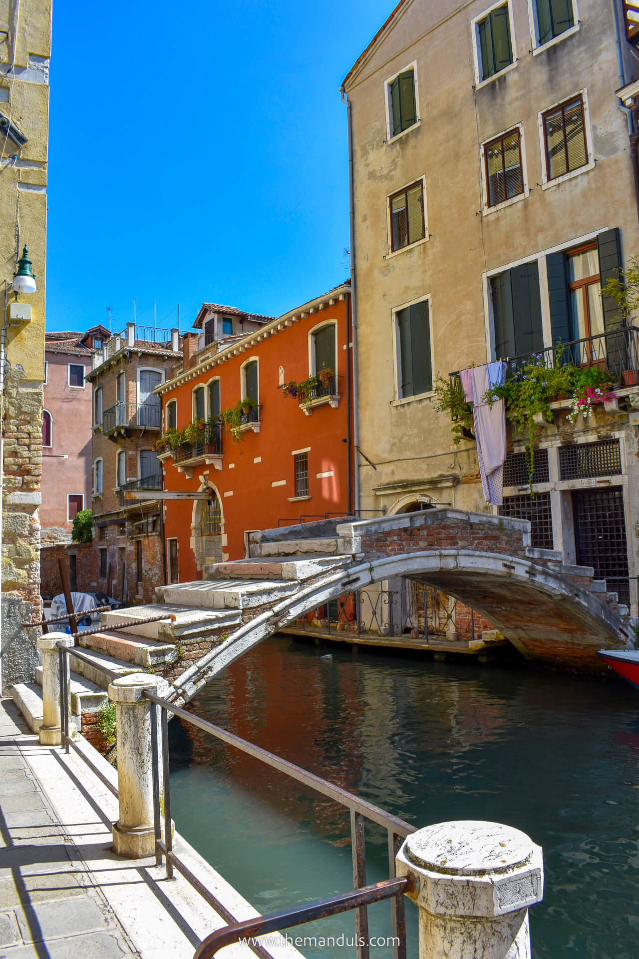 Best Things to do in Venice Italy, random bridge