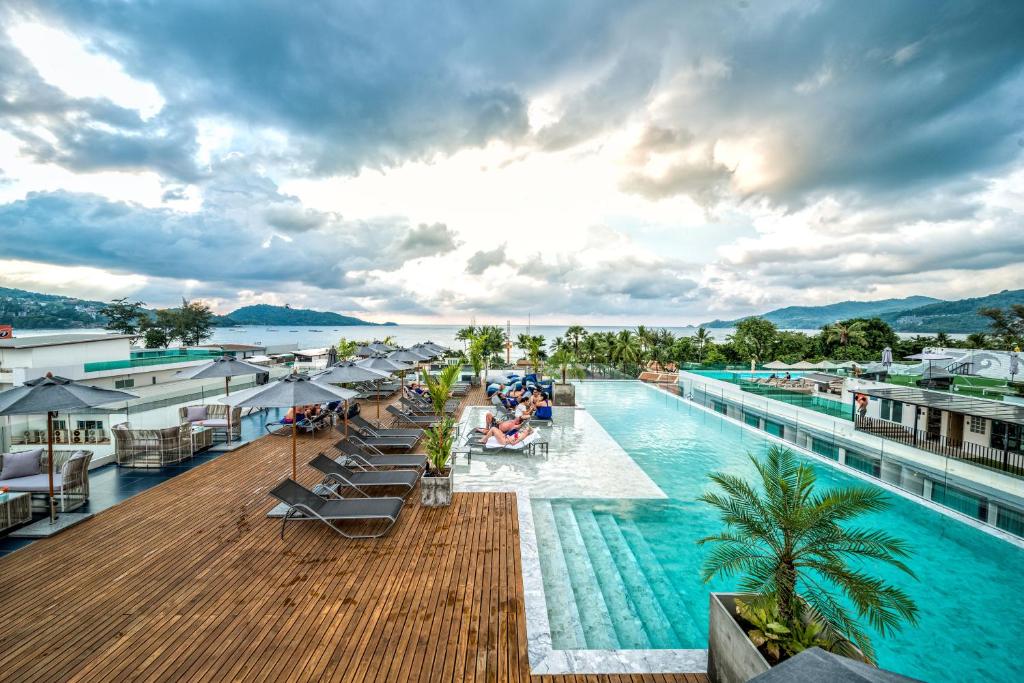 Best hotels in Phuket - Hotel Clvoer Patong Best hotels in Phuket - Hotel Clvoer Patong
