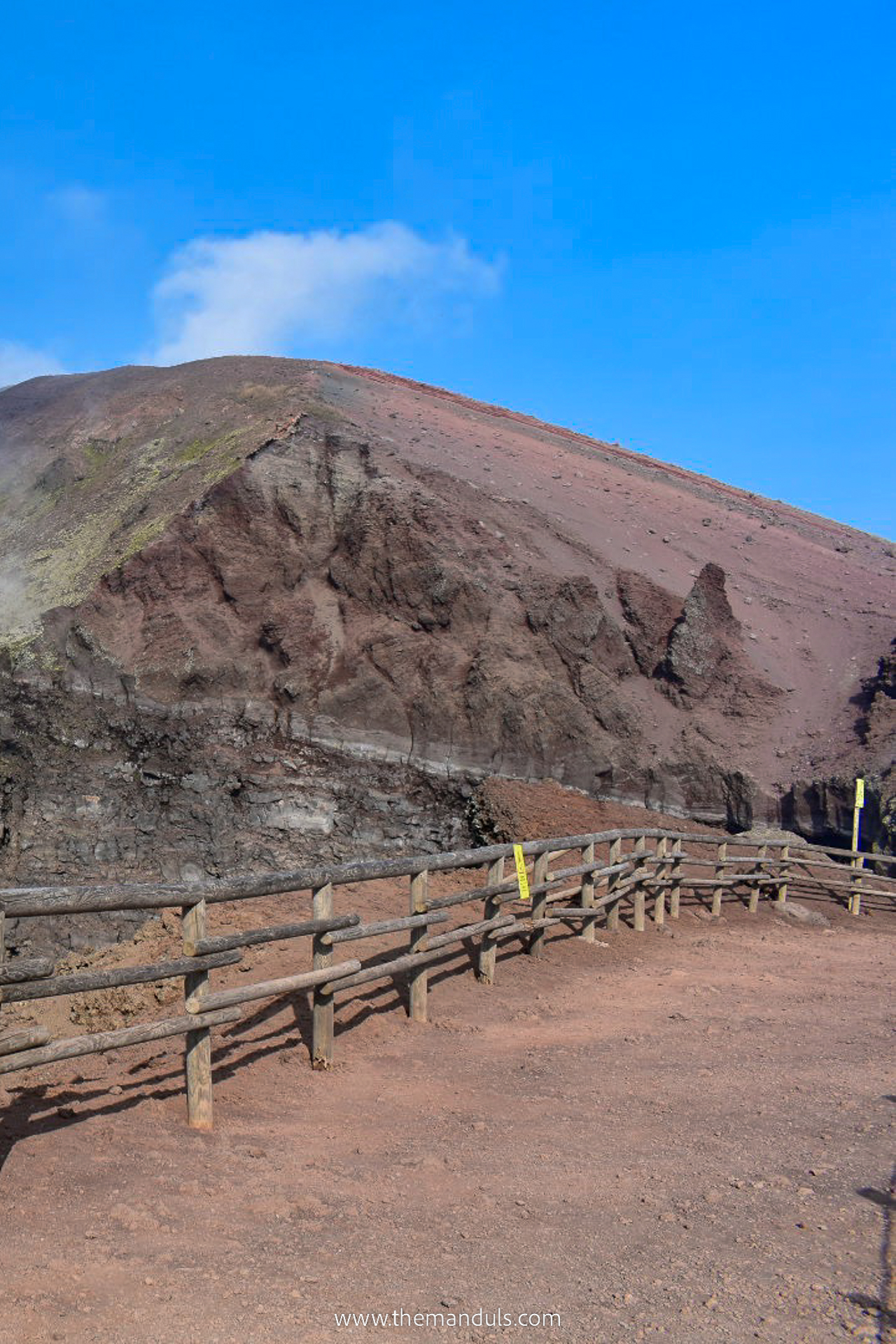 Mount Vesuvius crater rim