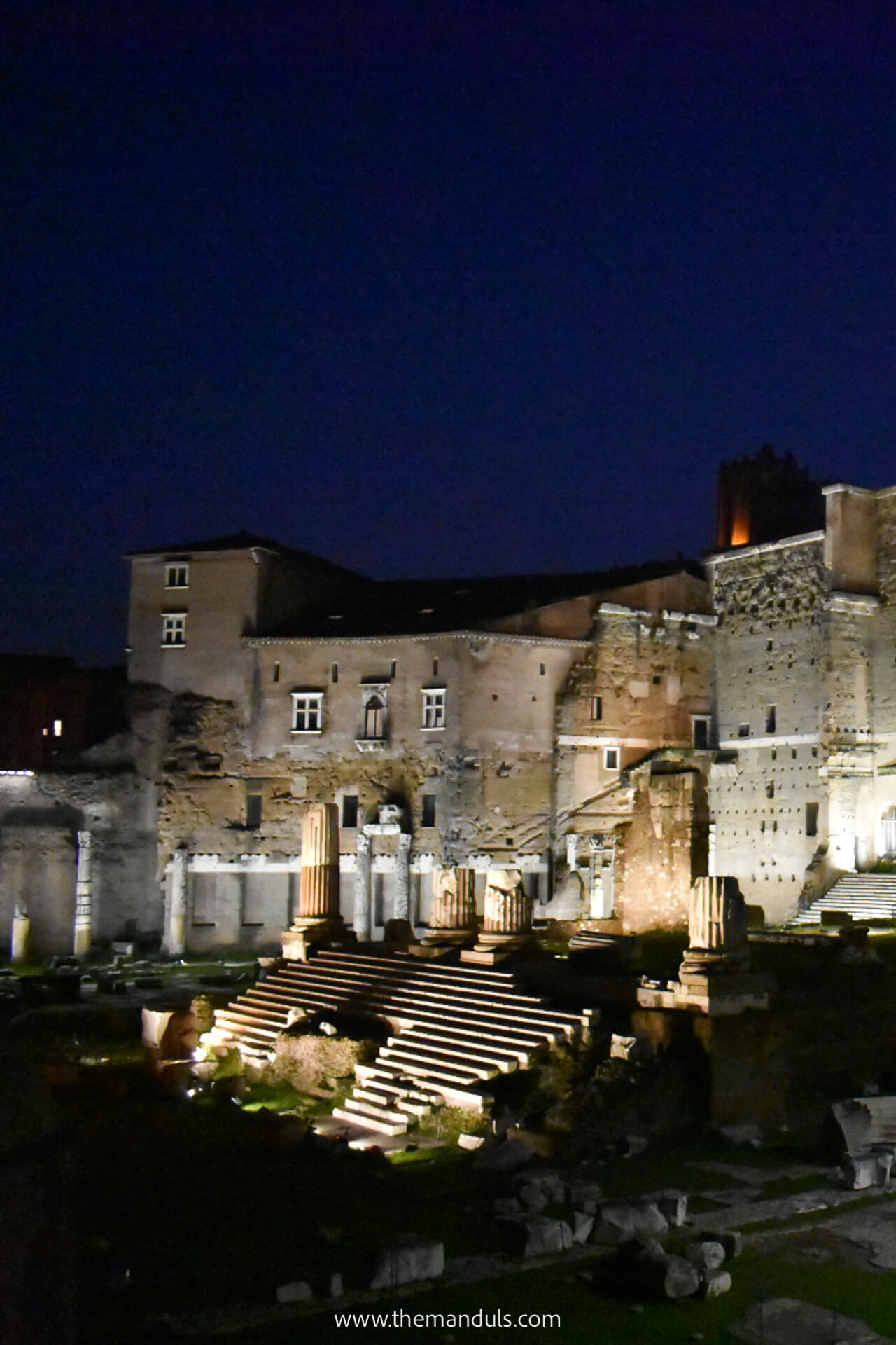 Things to do in Rome - Roman Forum at night 1
