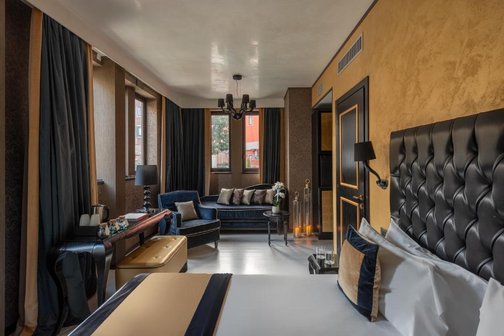 Where to stay in Venice Best Hotels Carnival Palace