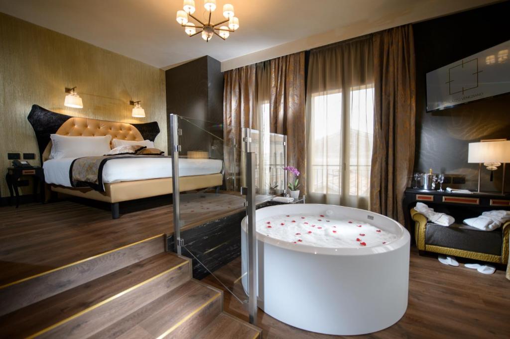 Where to stay in venice best hotels Palazzo Veneziano 1