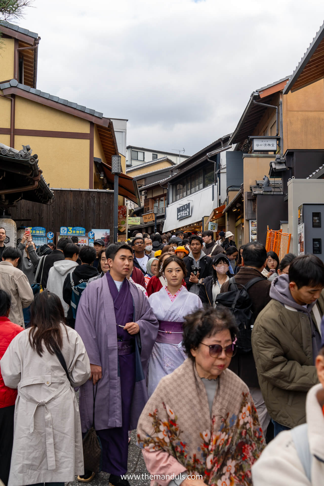 Kiyomizu-dera walking street
