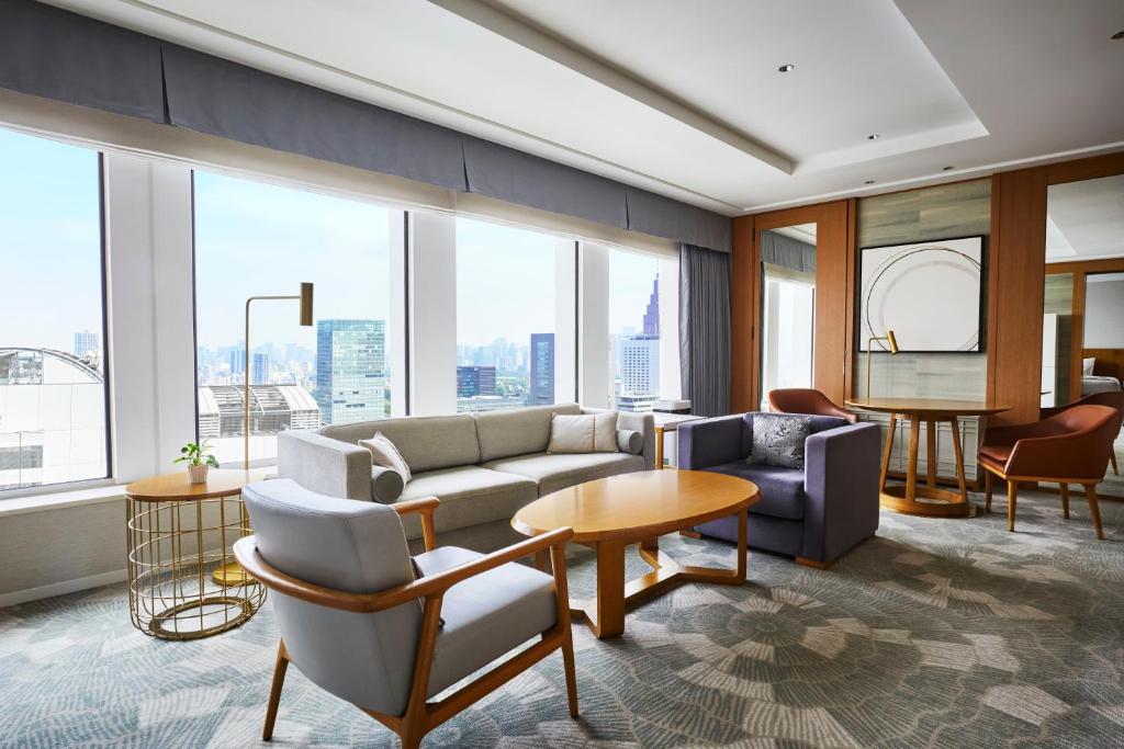 Where to stay in Tokyo Best hotels Keio Plaza Hotel Tokyo Premier Grand