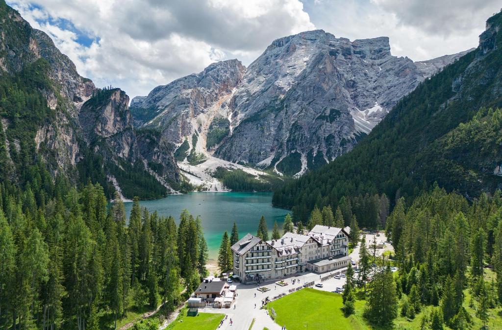 Hotel Lago di Braies