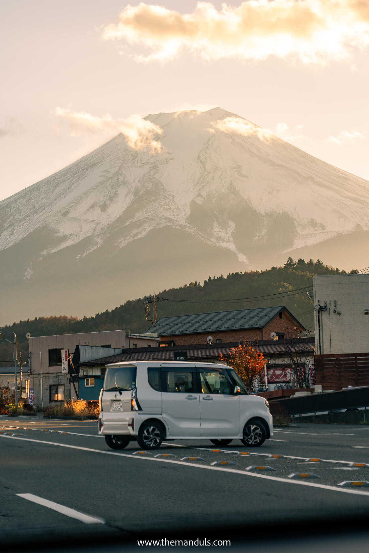 Rent a car at Mount Fuji