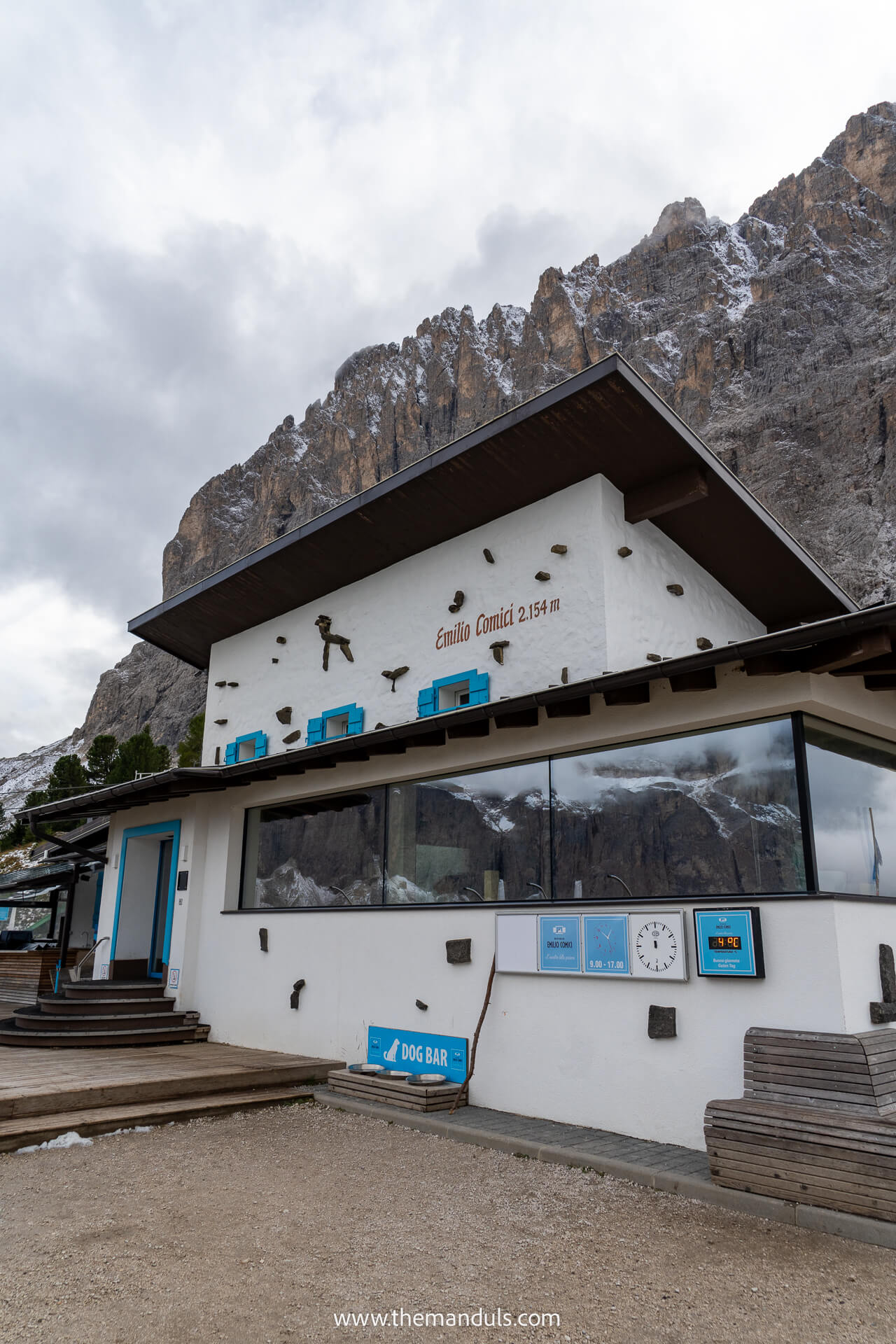 Sassolungo round hike Dolomites