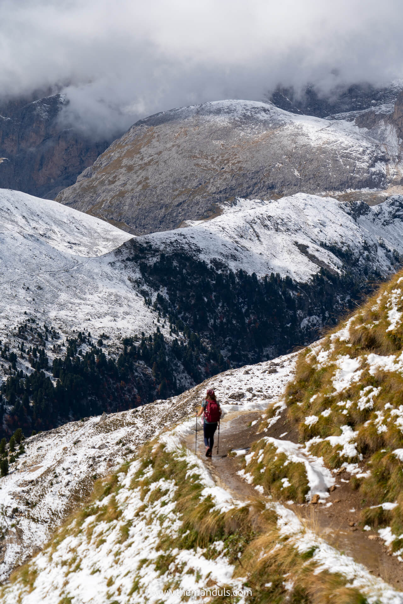 Sassolungo round hike Dolomites