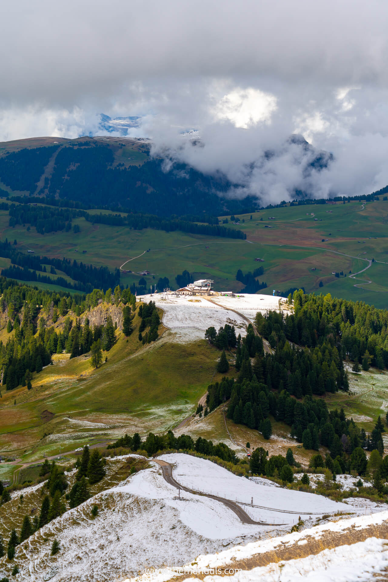 Sassolungo round hike Dolomites