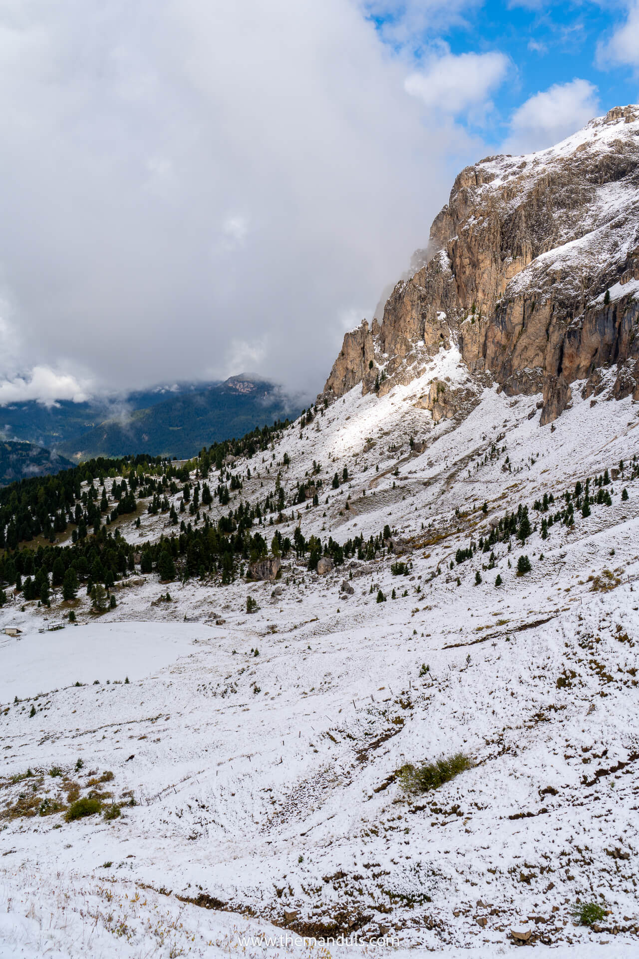 Sassolungo round hike Dolomites