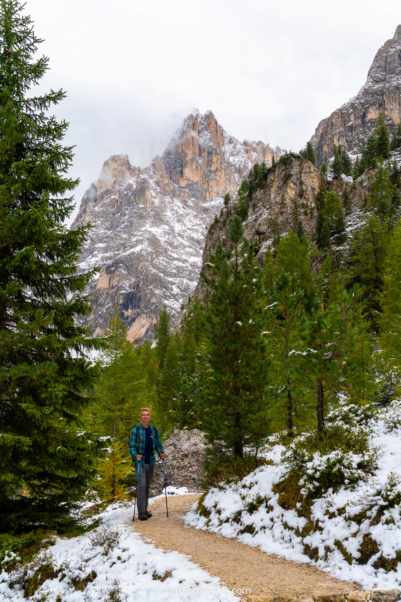 Sassolungo round hike Dolomites