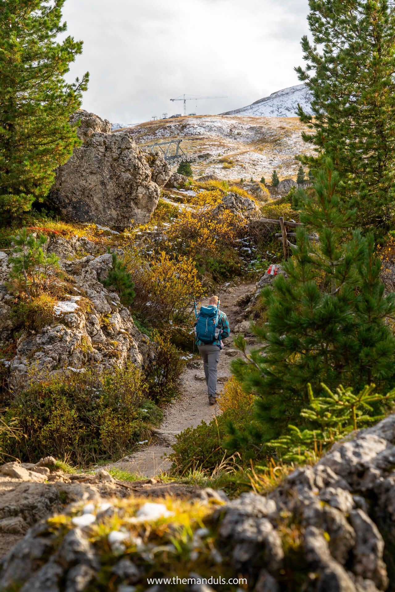 Sassolungo round hike Dolomites