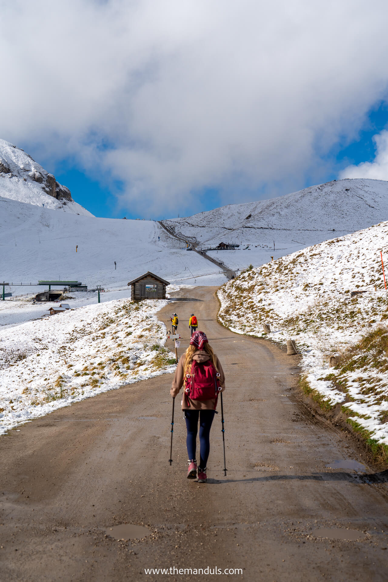 Sassolungo round hike Dolomites