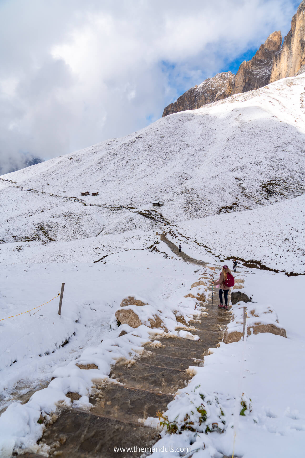 Sassolungo round hike Dolomites
