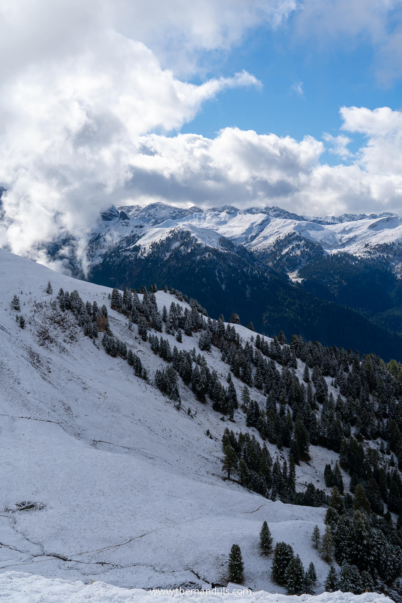Sassolungo round hike Dolomites