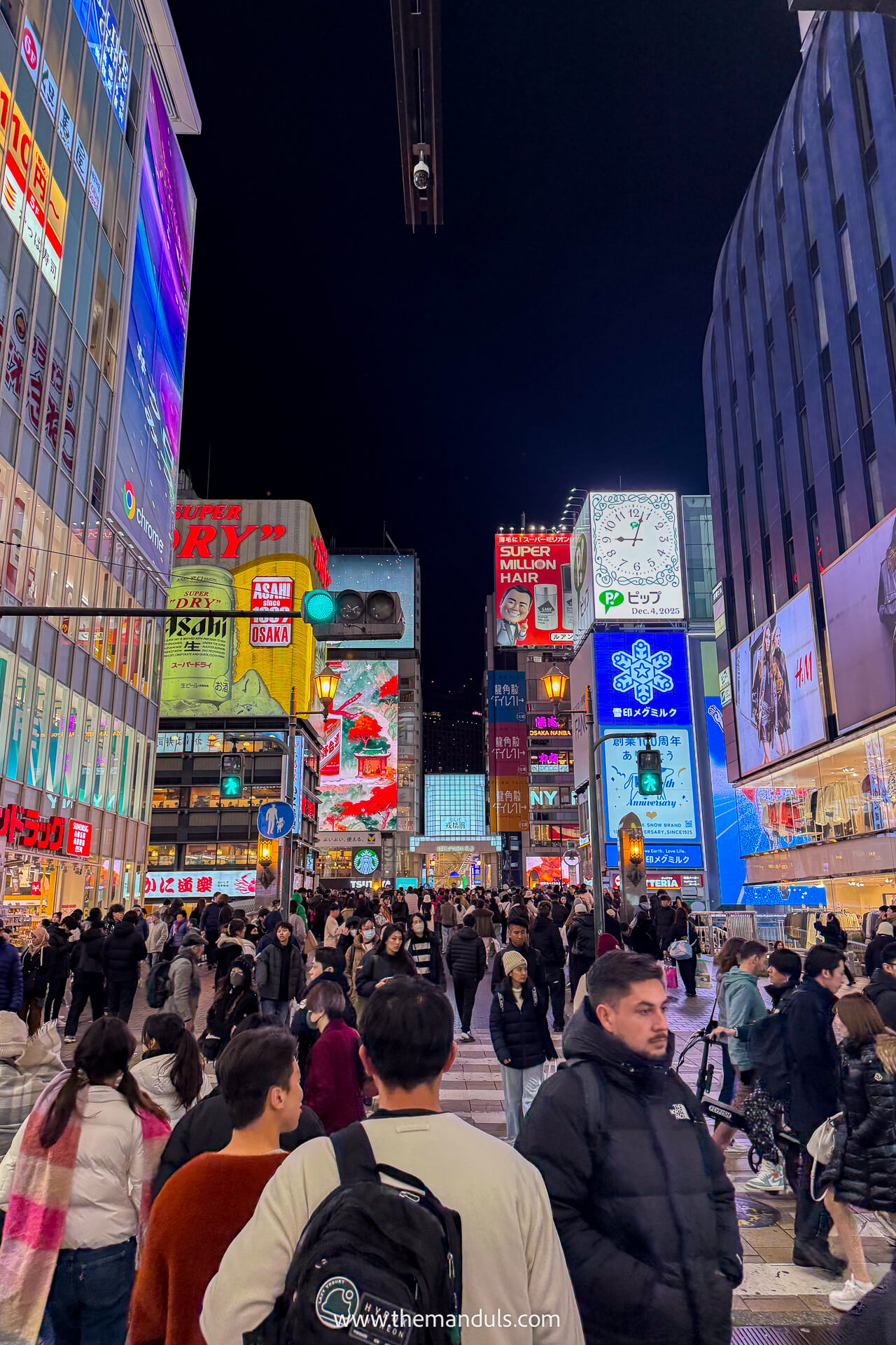 Shinsaibashi shopping street Osaka