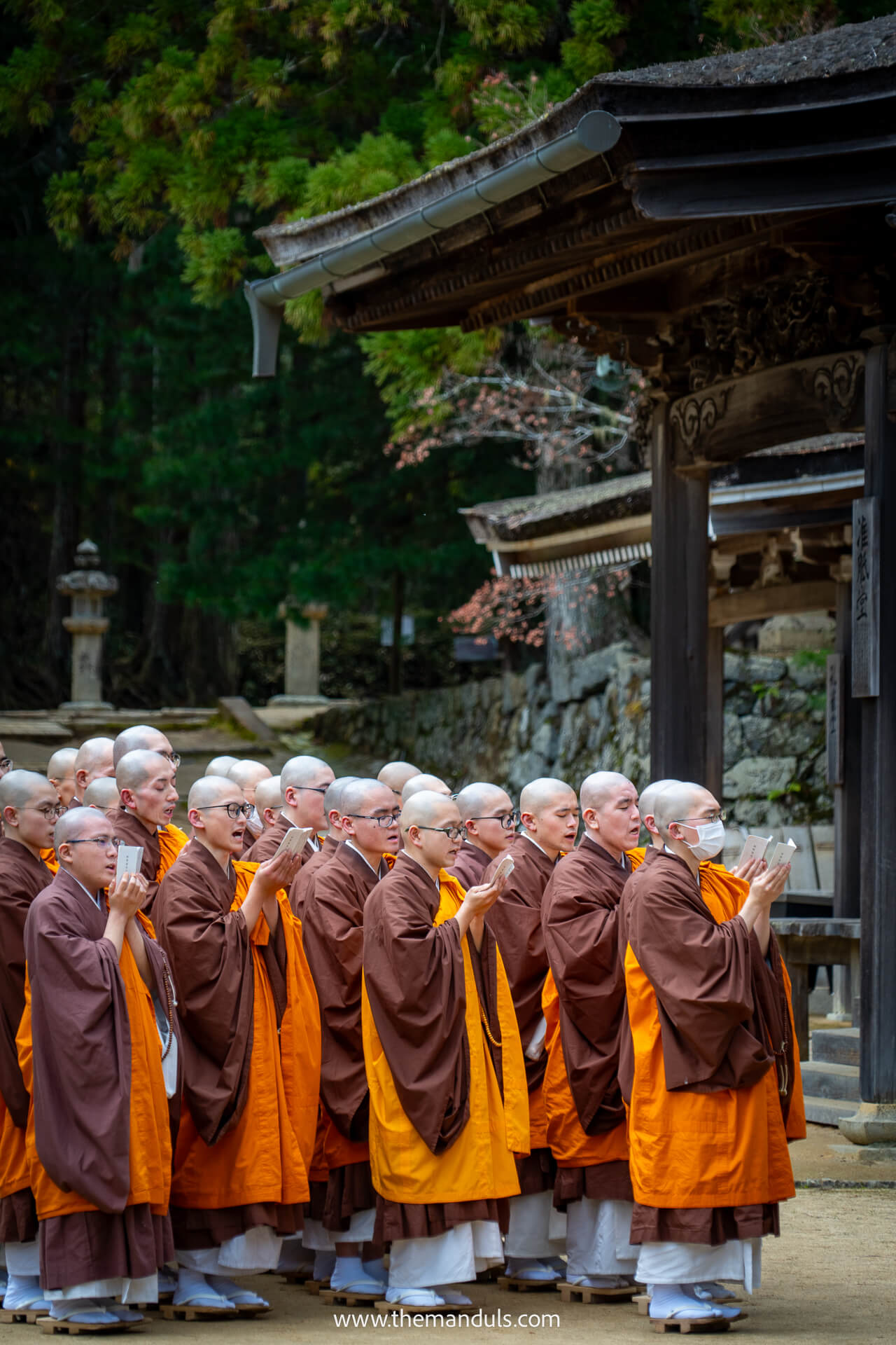 Koyasan Kongobu-ji temple monks