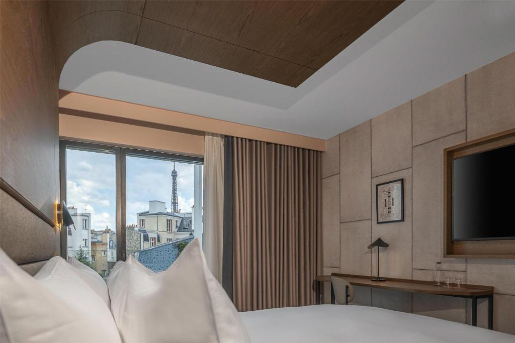 Best Eiffel Tower view hotels - Canopy Hilton 2