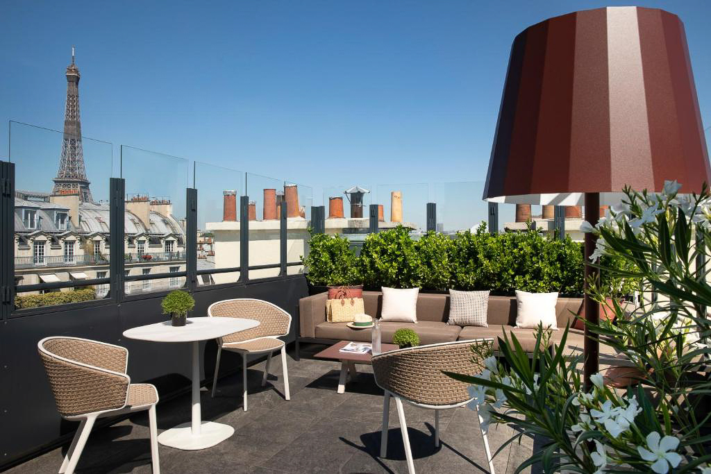 Best Eiffel Tower view hotels - Rayz Eiffel 2