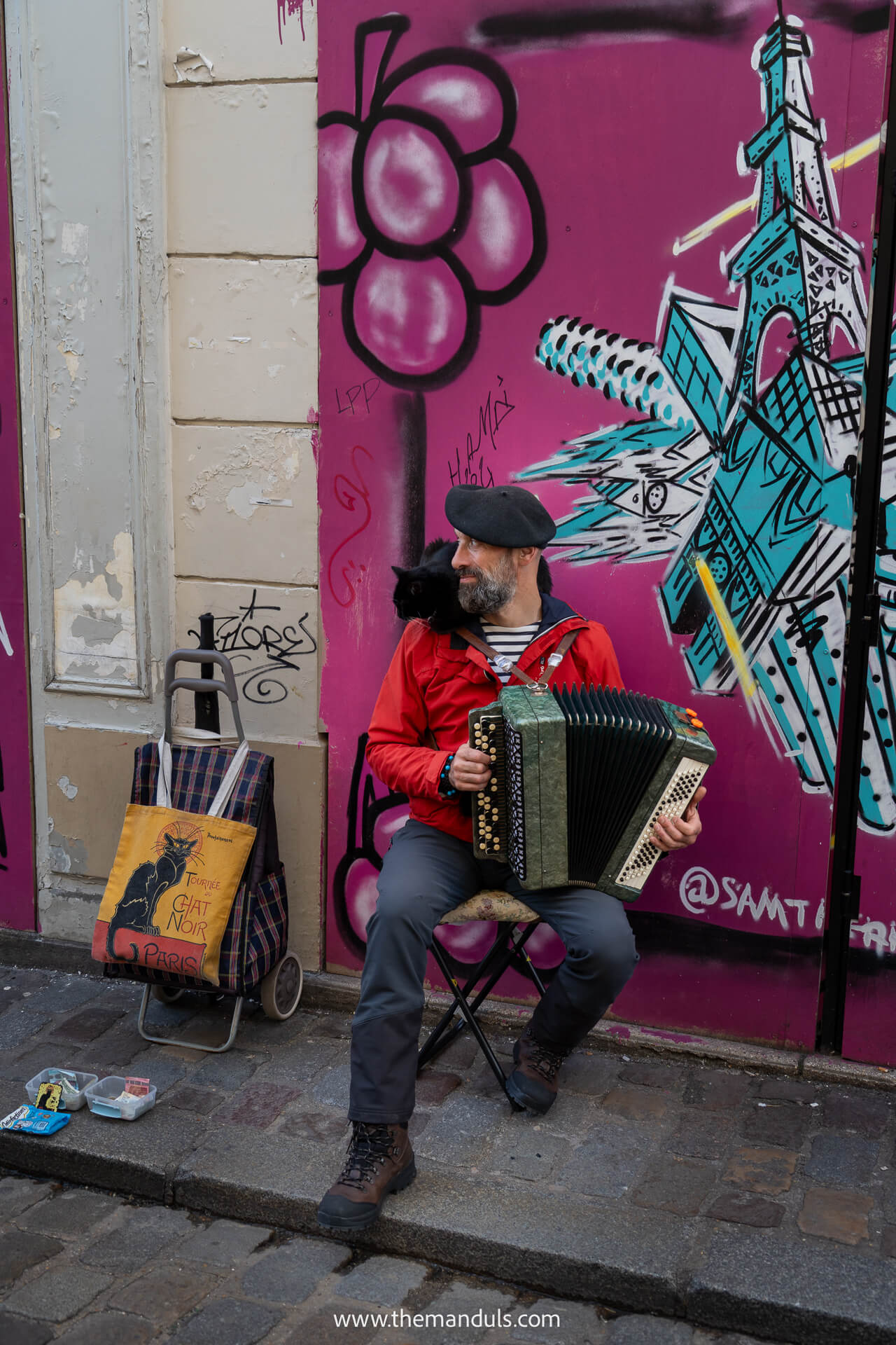 Montmartre Paris street artist Montmartre Paris street artist