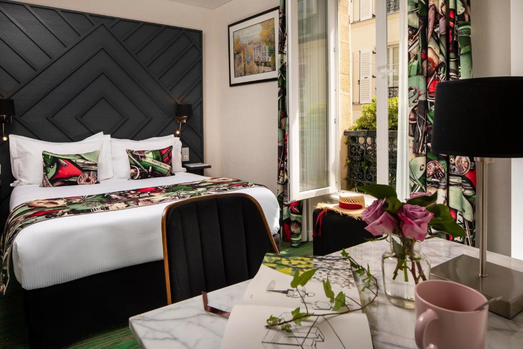 Where to stay in Paris Best hotels Hôtel des Arts Montmartre